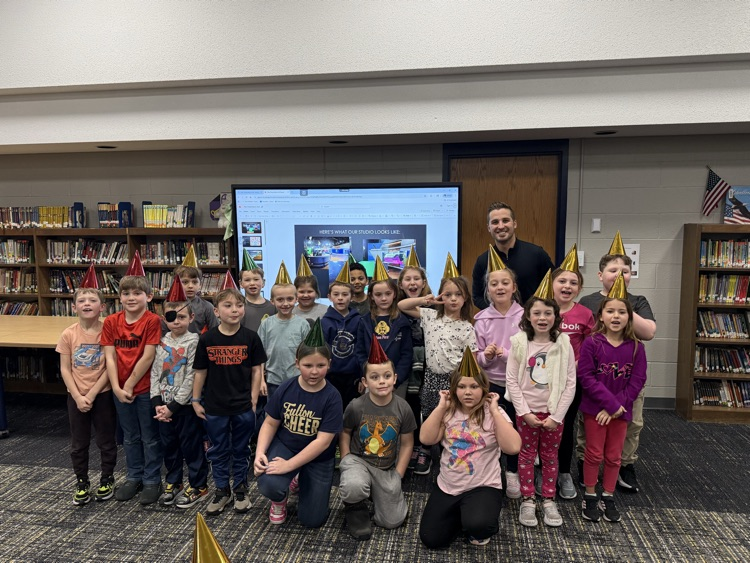 mrs. Warren’s class got to visit with meteorologist Chris Easlick from WNEM.