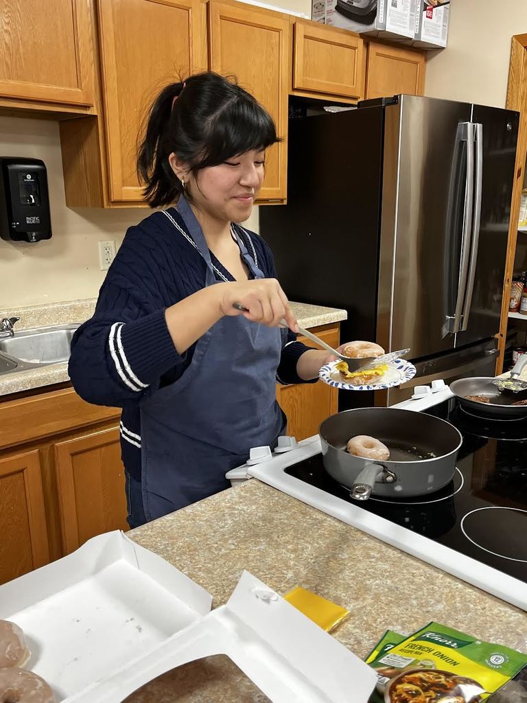 Students prepare recipes using Kwik Trip Glazers. 