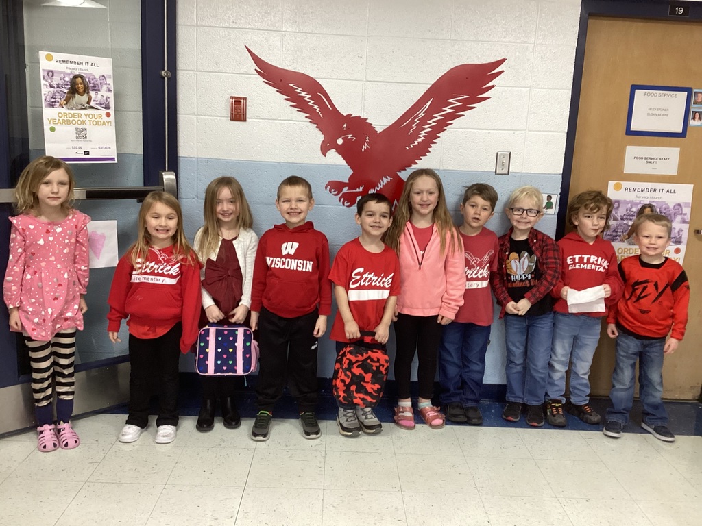 Students in Red and Pink for Valentine's Dress Up Days