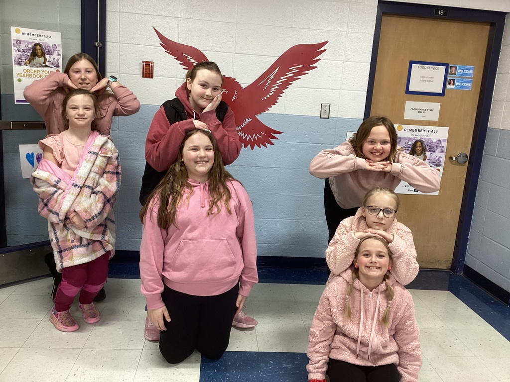 Students in Red and Pink for Valentine's Dress Up Days