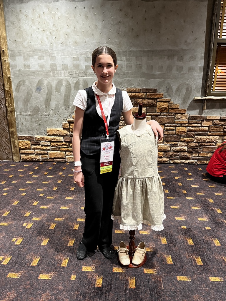 Ezmae competed in Fashion Construction.