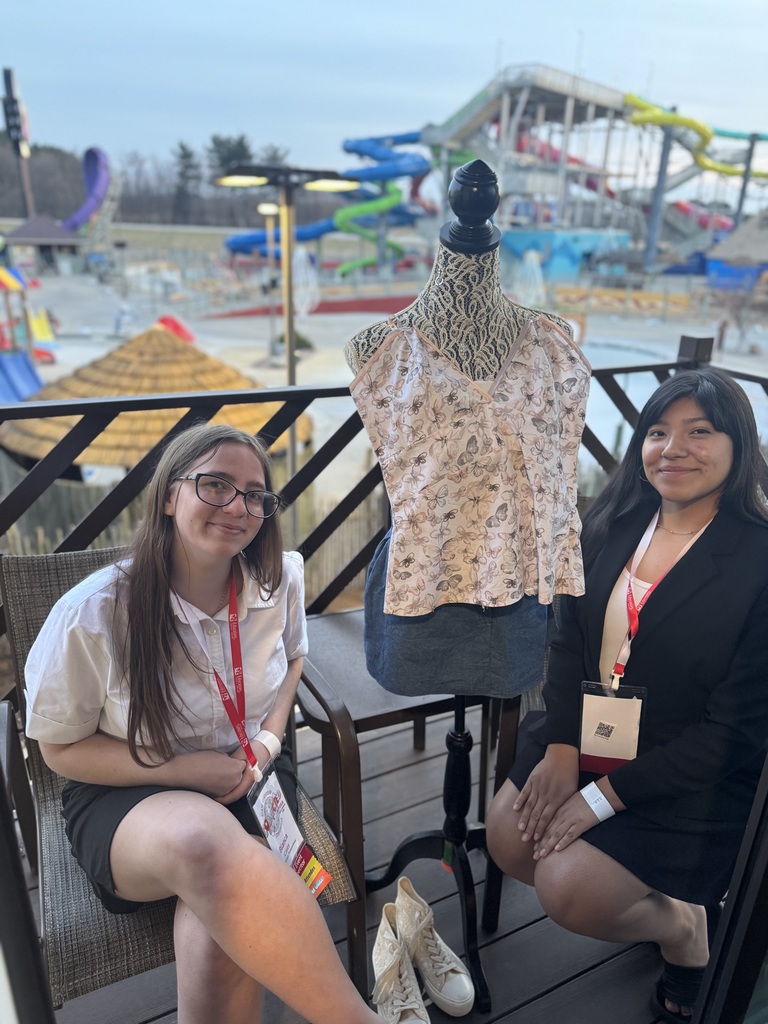 Perla and Bianca competed in Fashion Design.