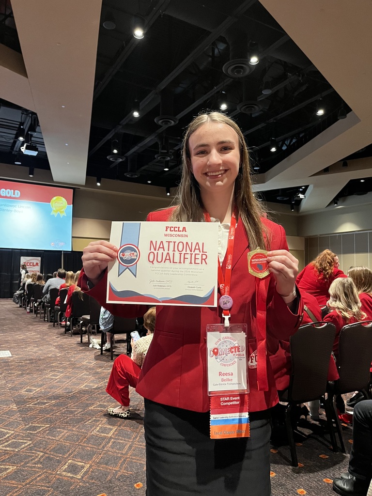 Reesa earned second place in Professional Presentation  and qualified for the National Conference. 
