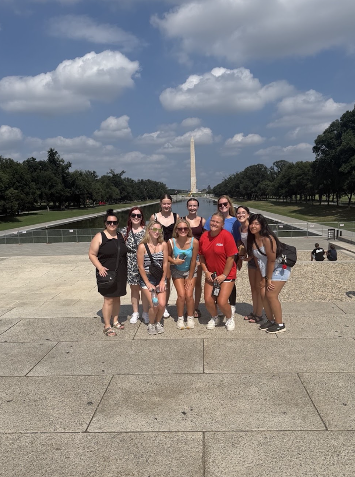 The whole group visited the the Washington Memorial.