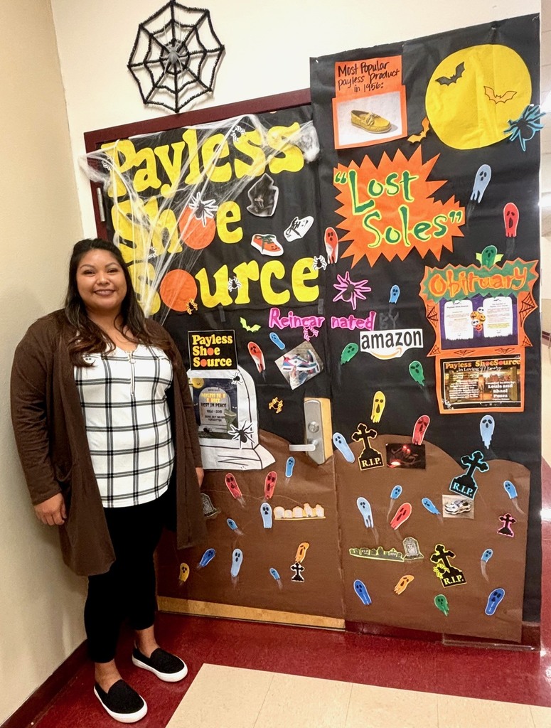 Senior Defunct business door Payless