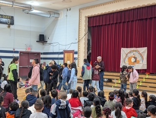 Students at Lincoln Elementary with Lynn Hunemann