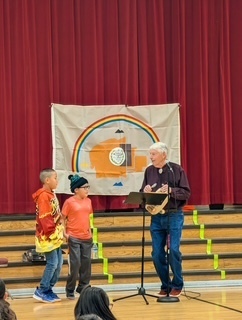 Students at  Indian Hills Elementary with Lynn Hunemann