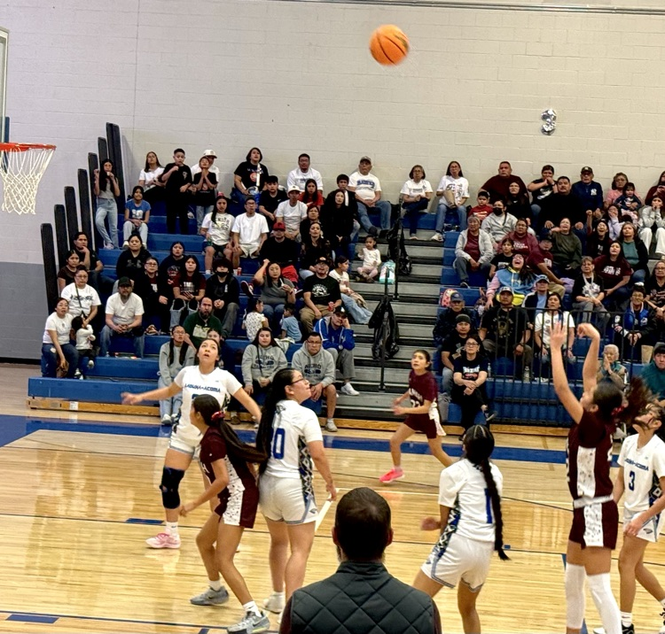 girls playing against Laguna