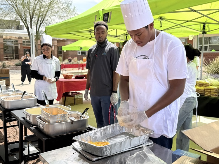 students participating in the GMCS food truck challenge