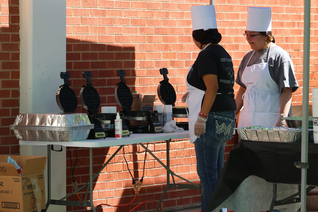 people cooking