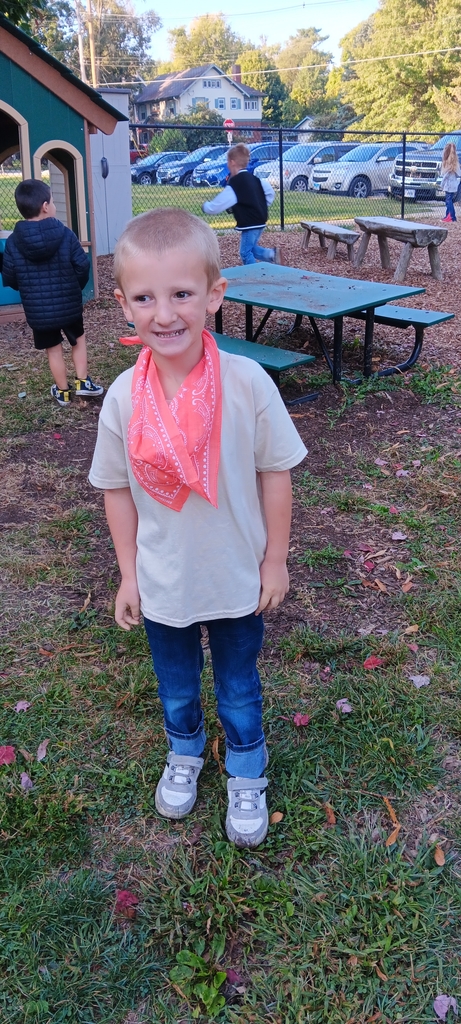 Sporting the bandana!