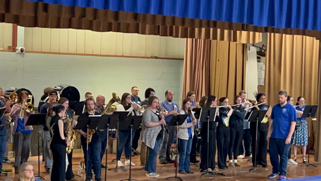 Galva Band alumni on the stage