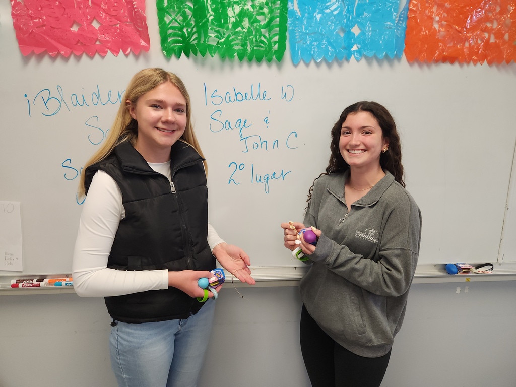 Second place winners Sage and Isabelle