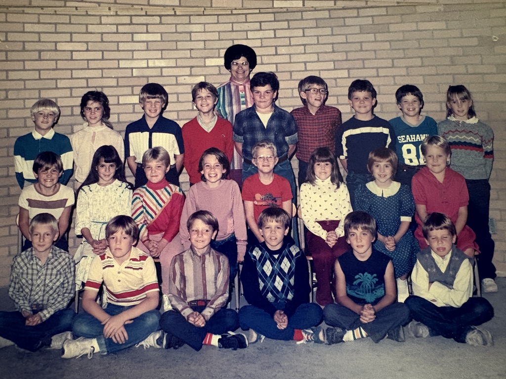 Class photo from early 90s