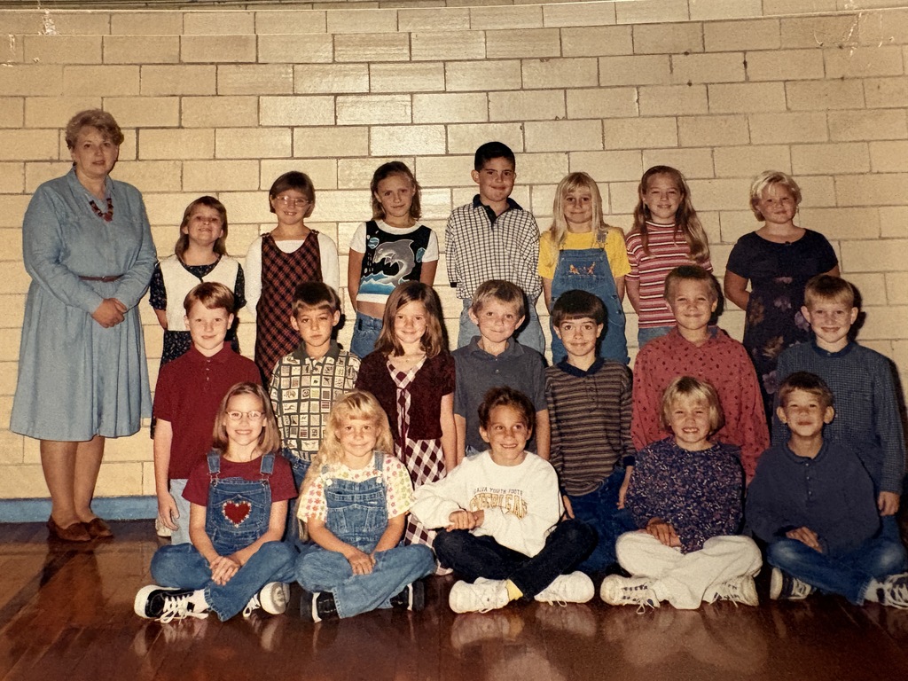 Class photo from early 90s
