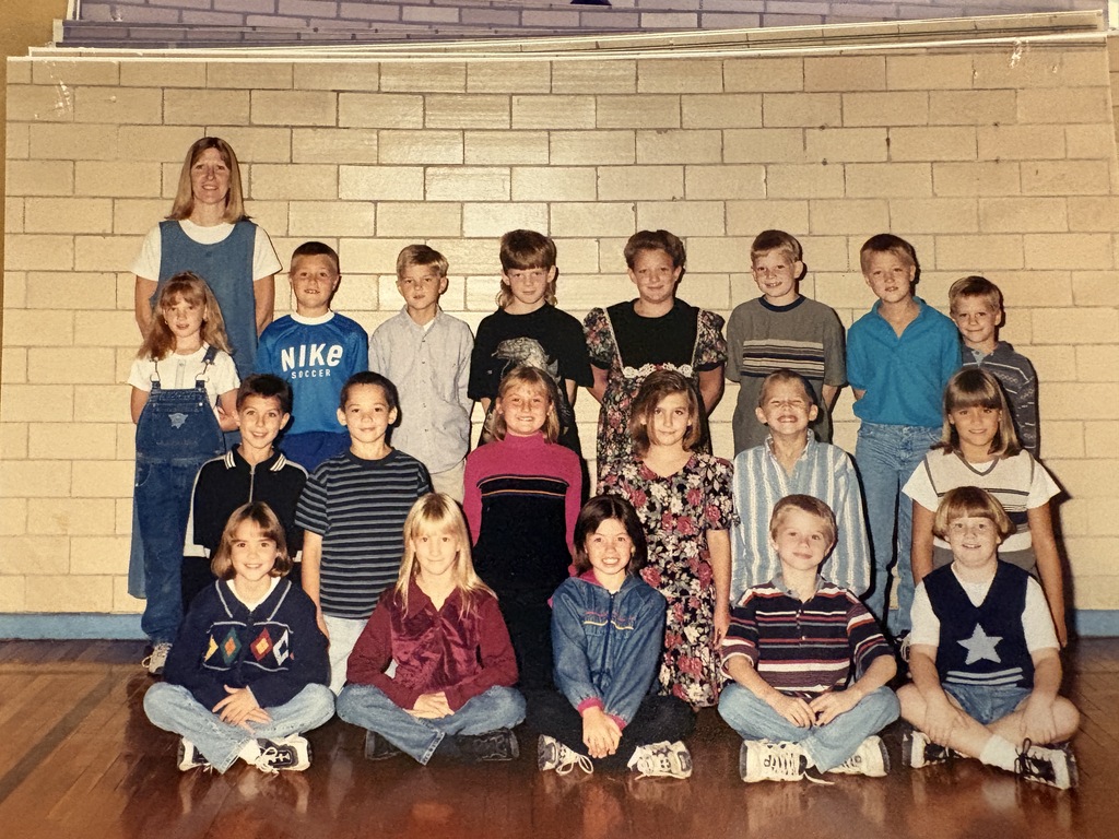 Class photo from early 90s