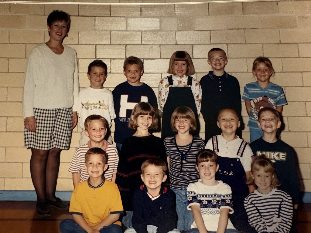 Class photo from early 90s