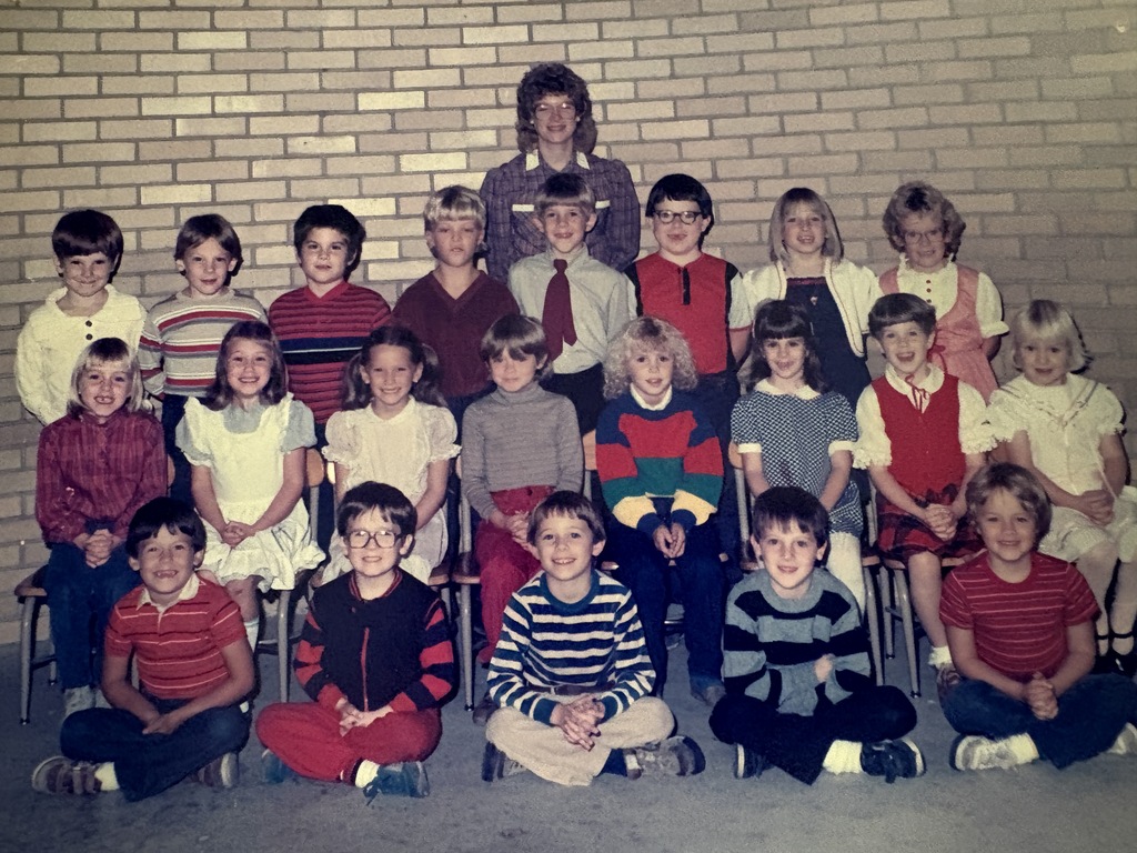Class photo from early 90s