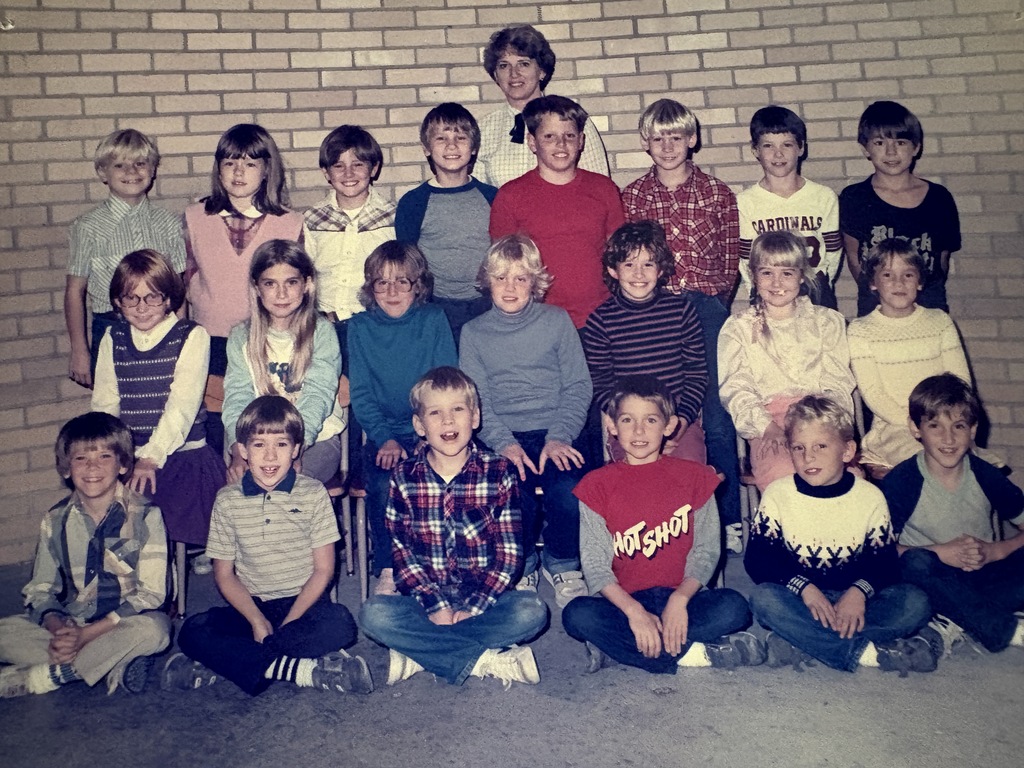 Class photo from early 90s