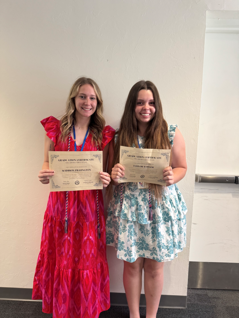girls-with-award