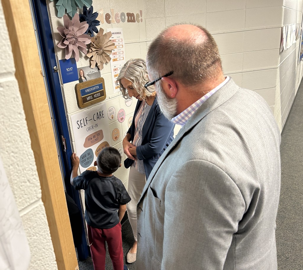 Cathy Hopkins visit to district 