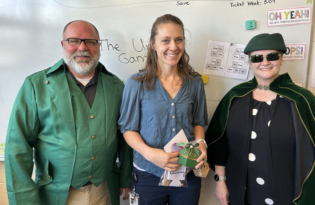 Wizard of Oz Providing Gifts 