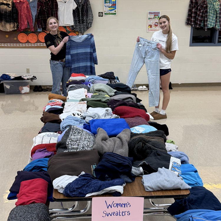 Sooooo many sweaters! Winter's coming! 