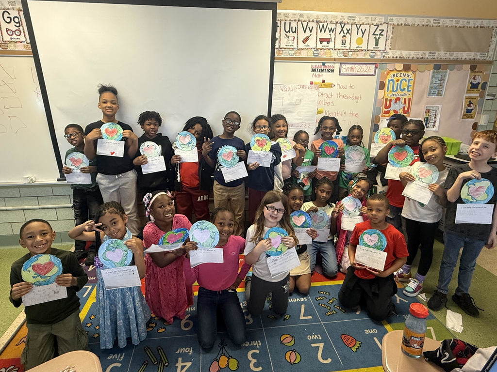 Picture of a Elmwood Elementary school  class with Earth Day Art