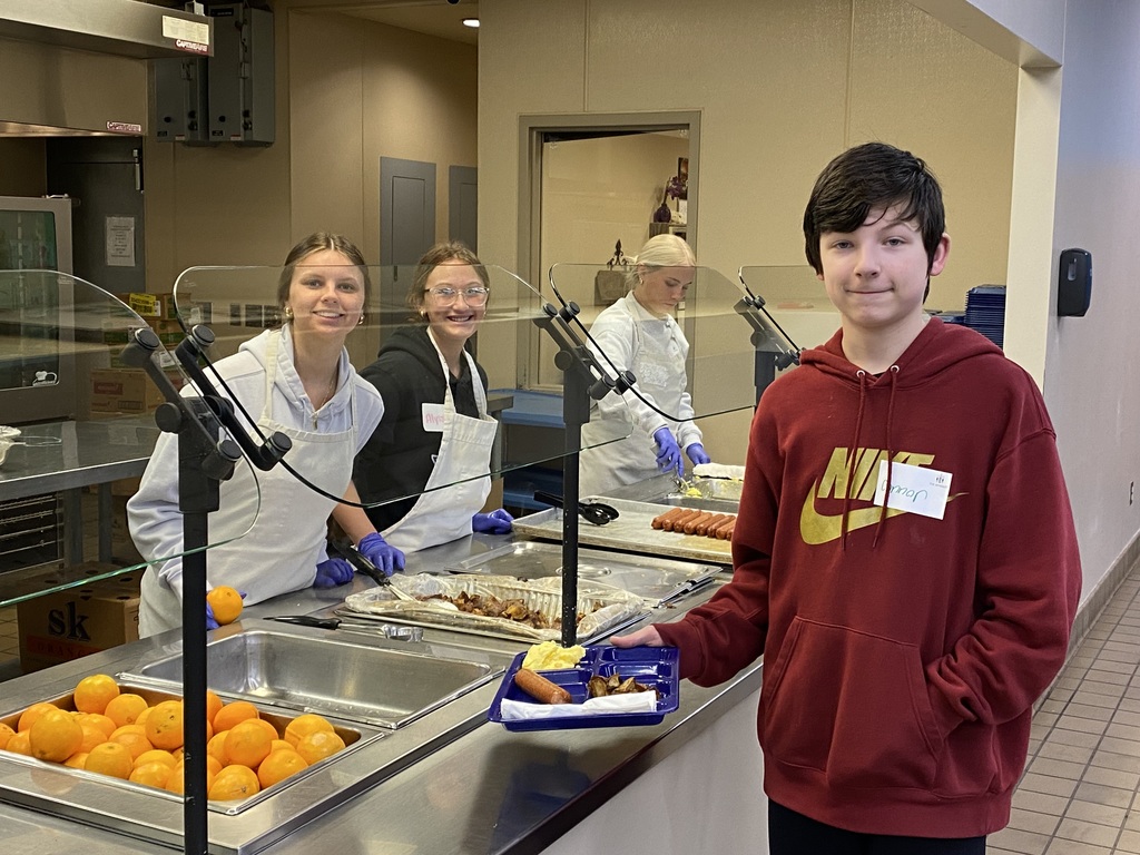 NHS and MS Student Council Serve at The Banquet
