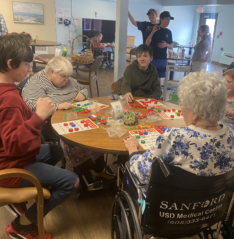 BINGO MS Student Council volunteers at Palisade Healthcare Center