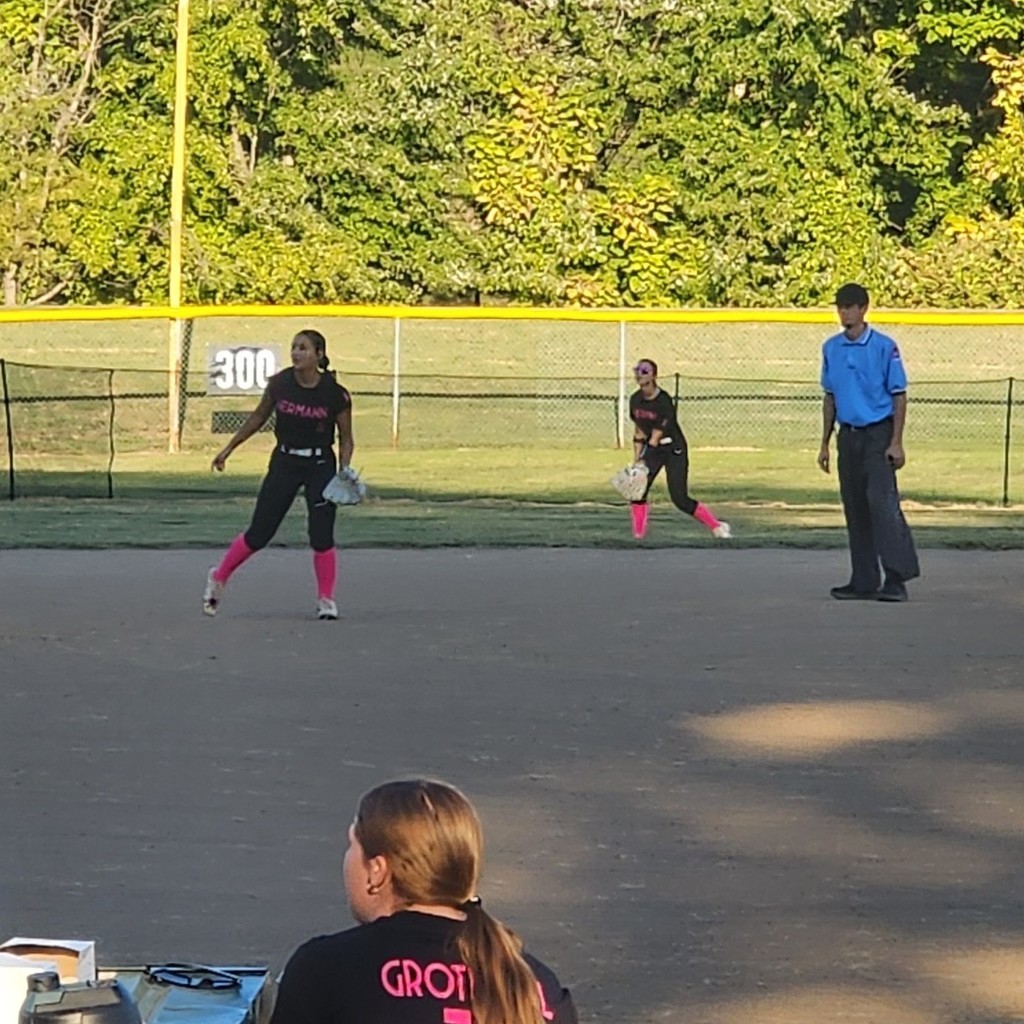 Varsity Softball Final. Hermann 0, New Bloomfield 14