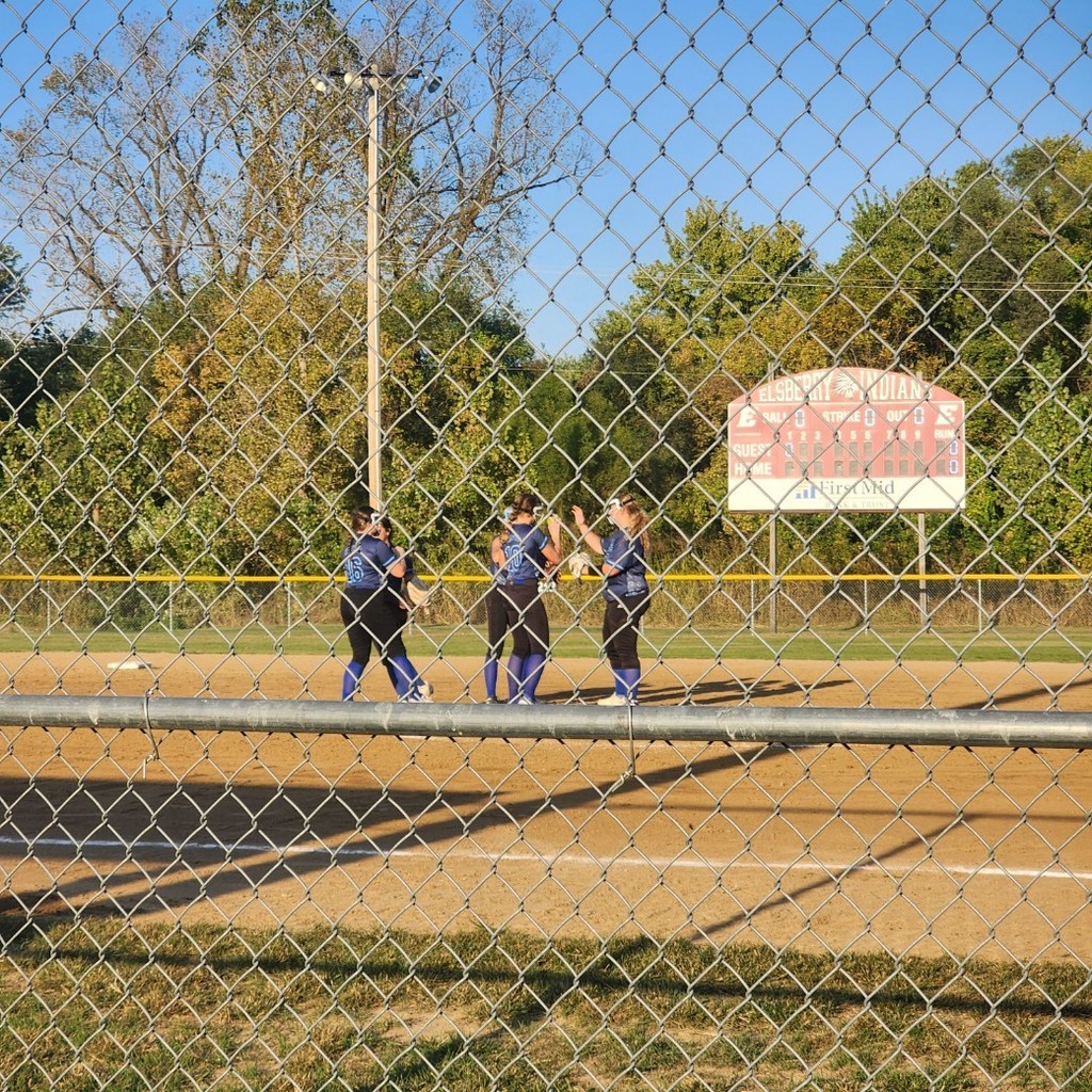Softball Districts, Hermann 4, Louisiana 5
