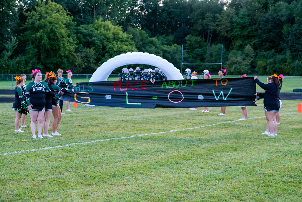 Cheerleaders lining the tunnel
