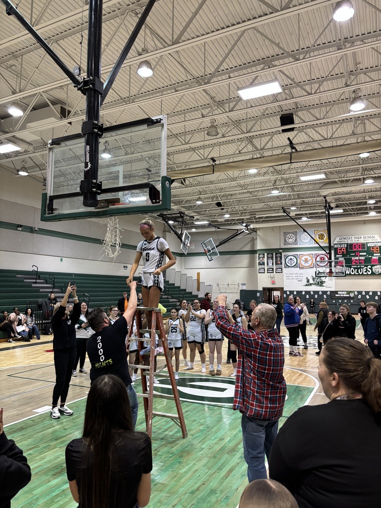Averie Zinn cutting the net