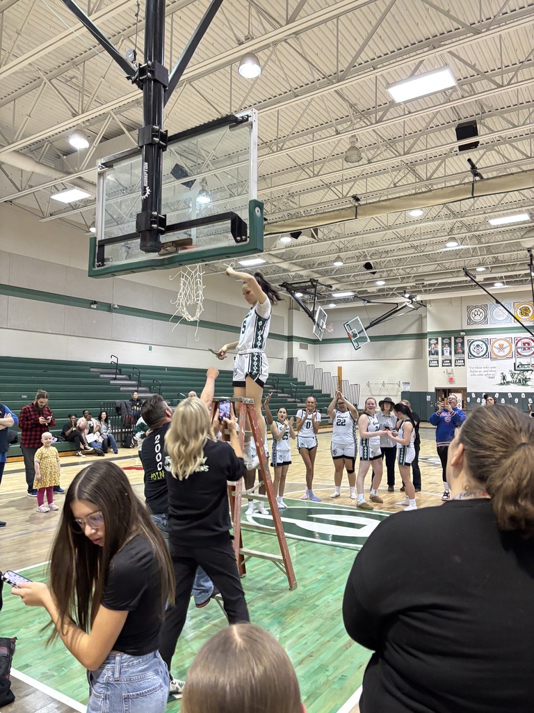 Kaprice Miner cutting the net