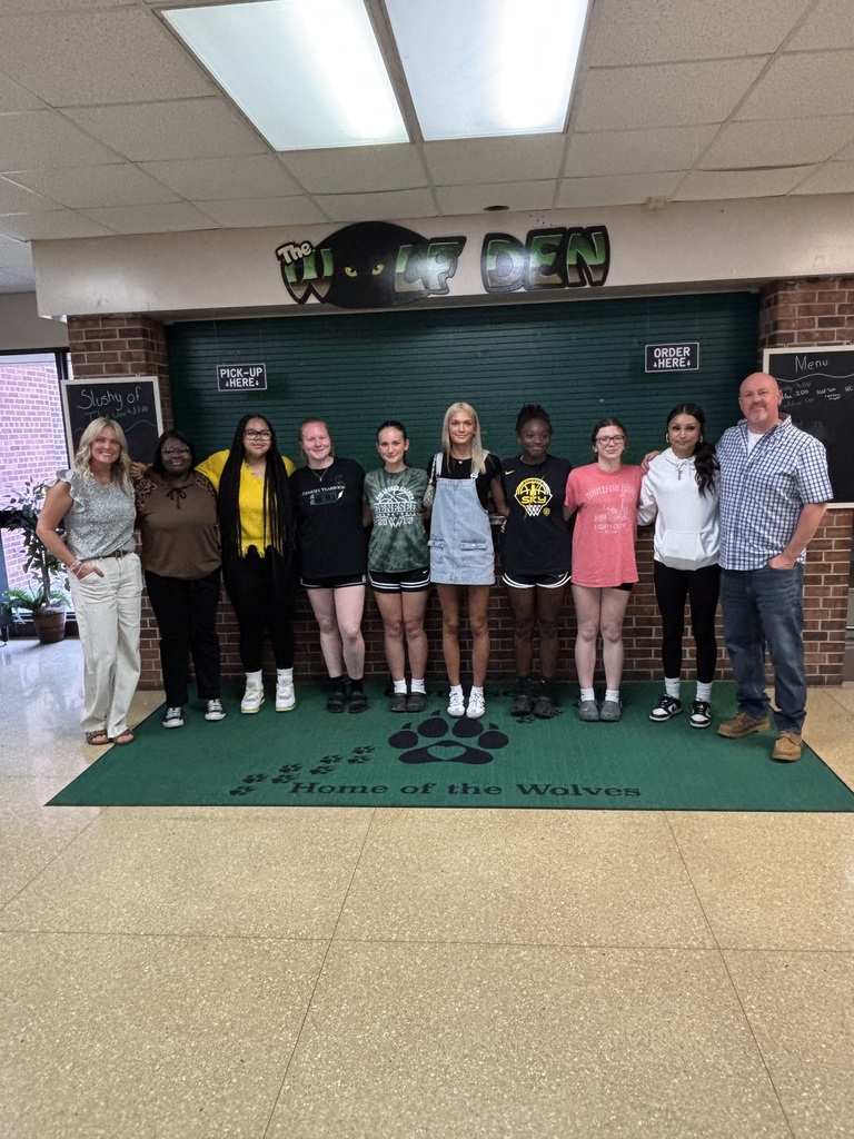 Varsity Girls Basketball Team Pictured