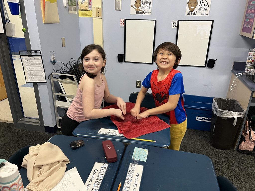 2nd Graders Making Paper