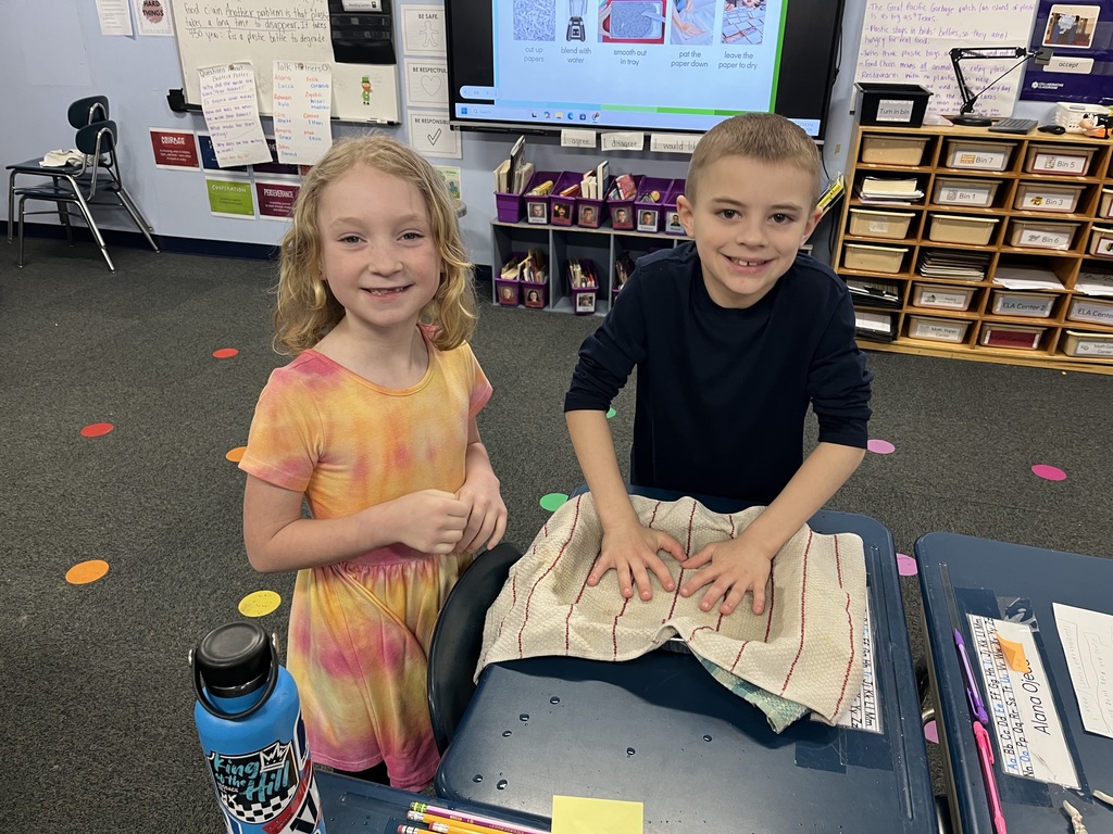 2nd Graders Making Paper
