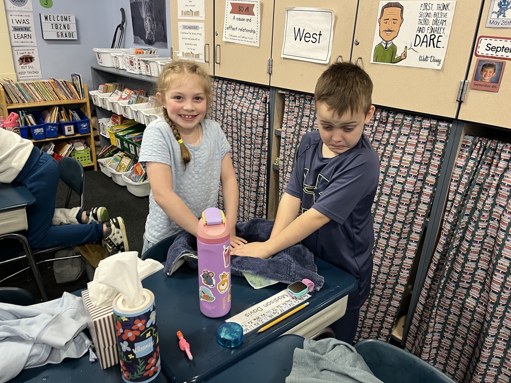 2nd Graders Making Paper