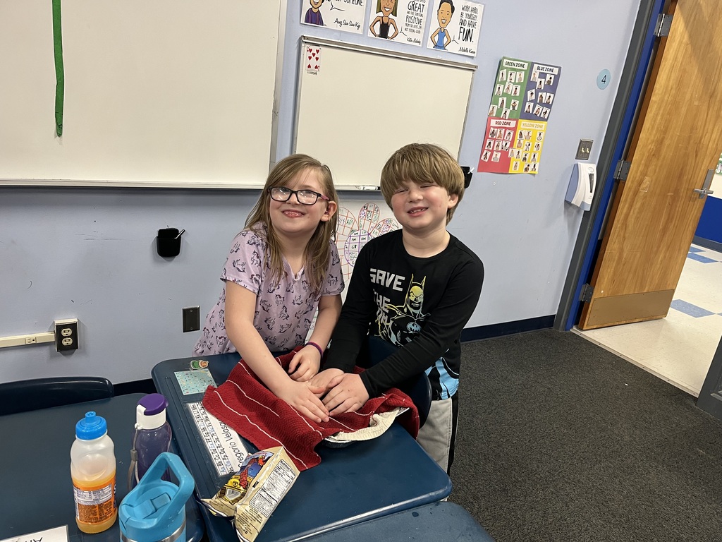 2nd Graders Making Paper