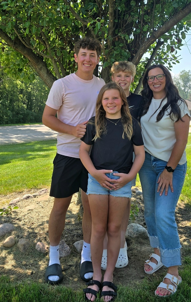 We are thrilled to introduce Laura Galloway, Millikin Elementary's new 2nd grade teacher.