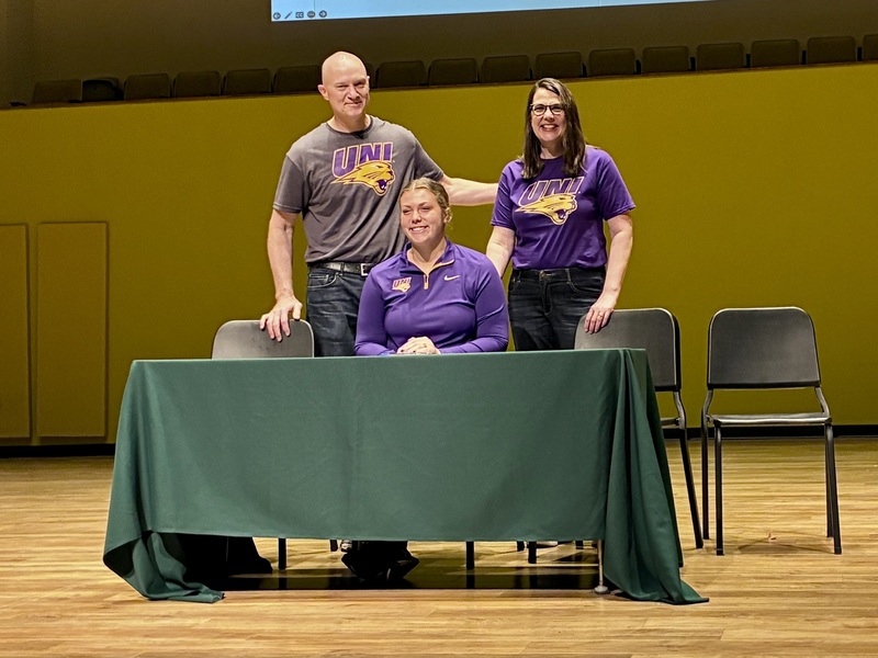 Geneseo High School celebrates seniors at fine arts signing day