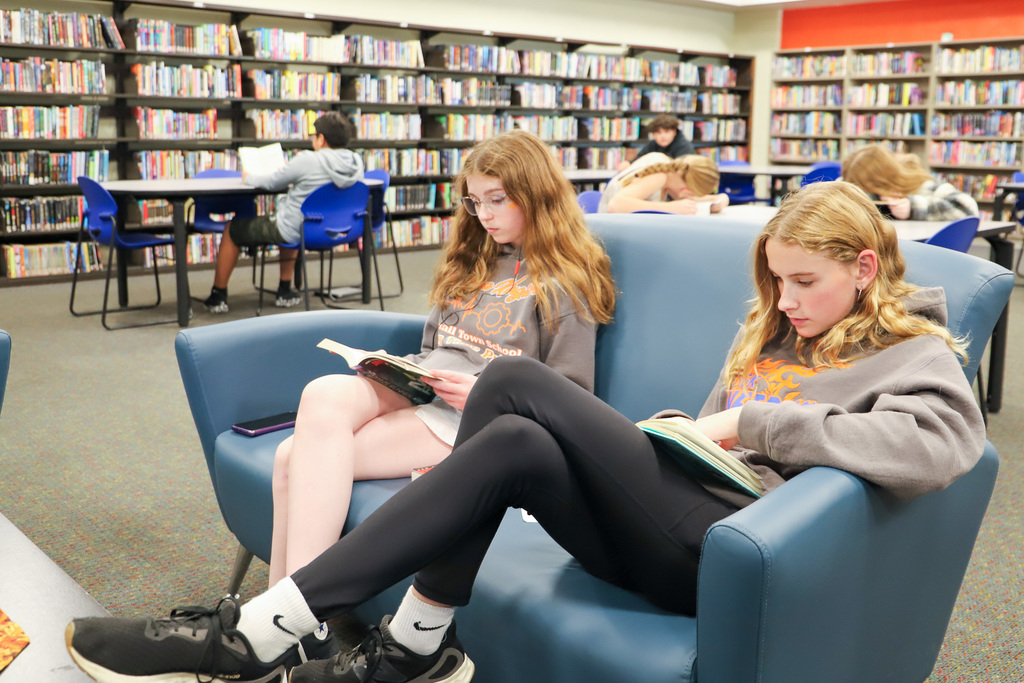 photo of students reading