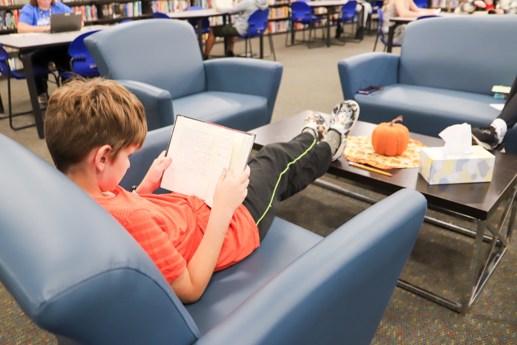 photo of students reading