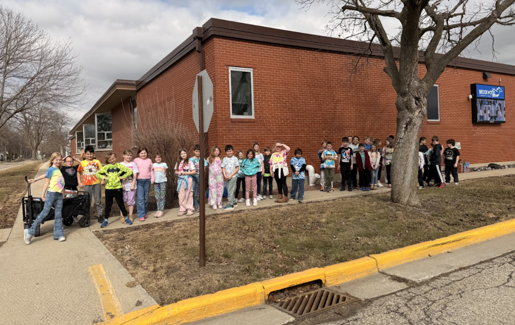 3rd grade going to food pantry