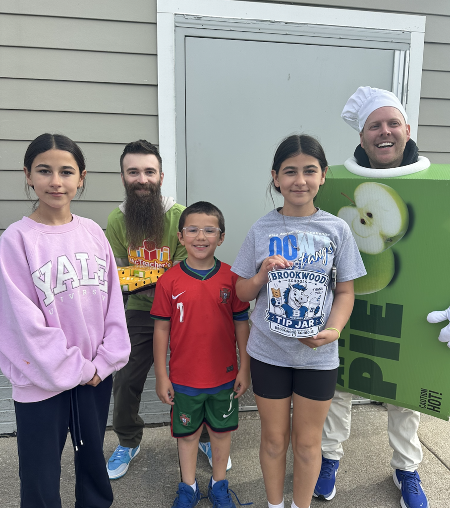 Group picture at McTeacher Night 2