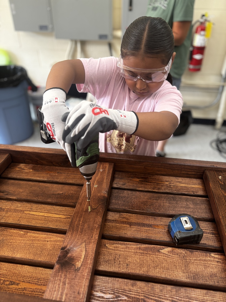 Students building benches 2