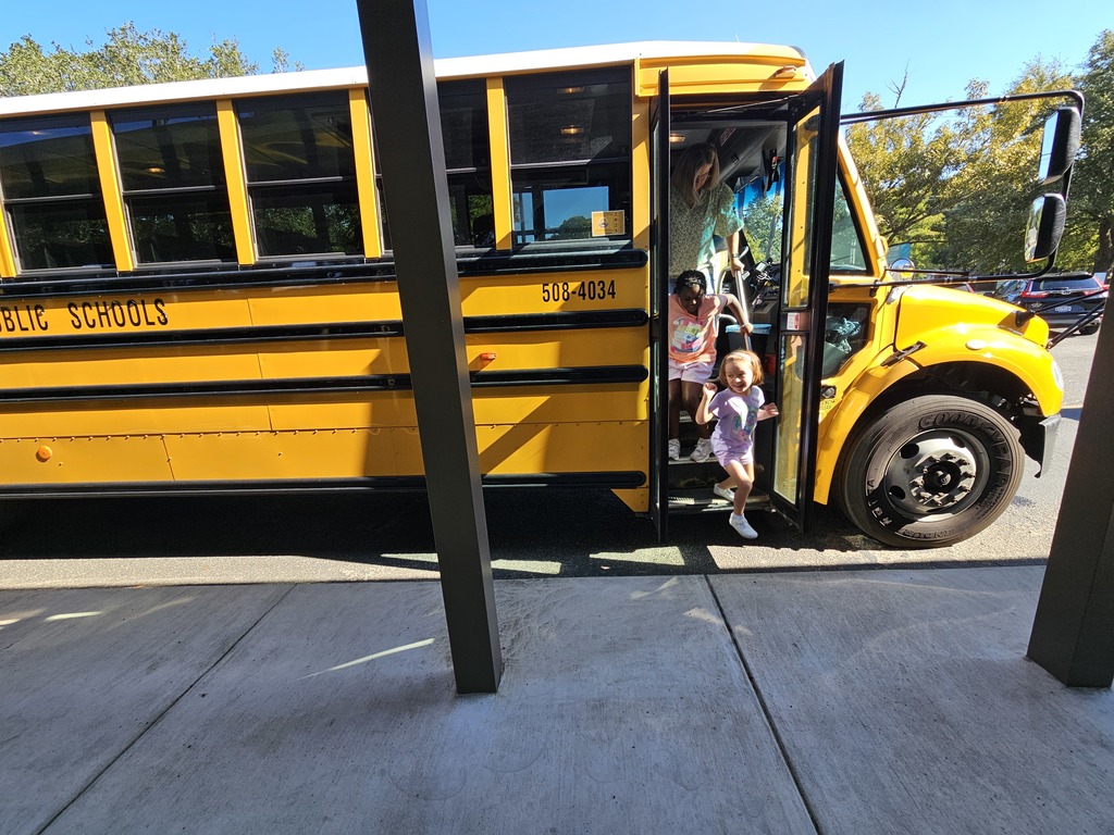 students exiting the bus