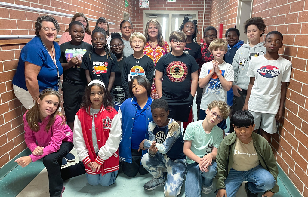 #GCSDReads at Maryville Elementary