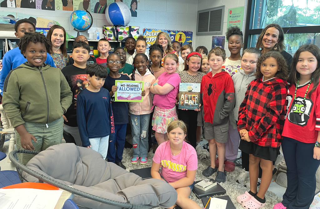 #GCSDReads at Maryville Elementary